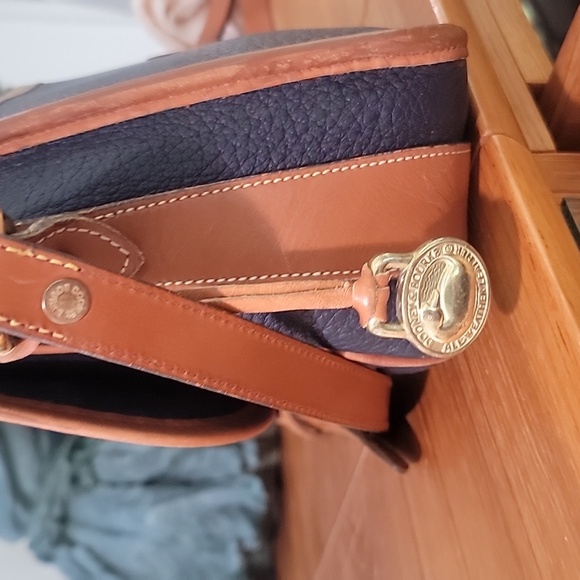 VINTAGE DONNEY AND BOURKE HANDBAG - Picture 3 of 14